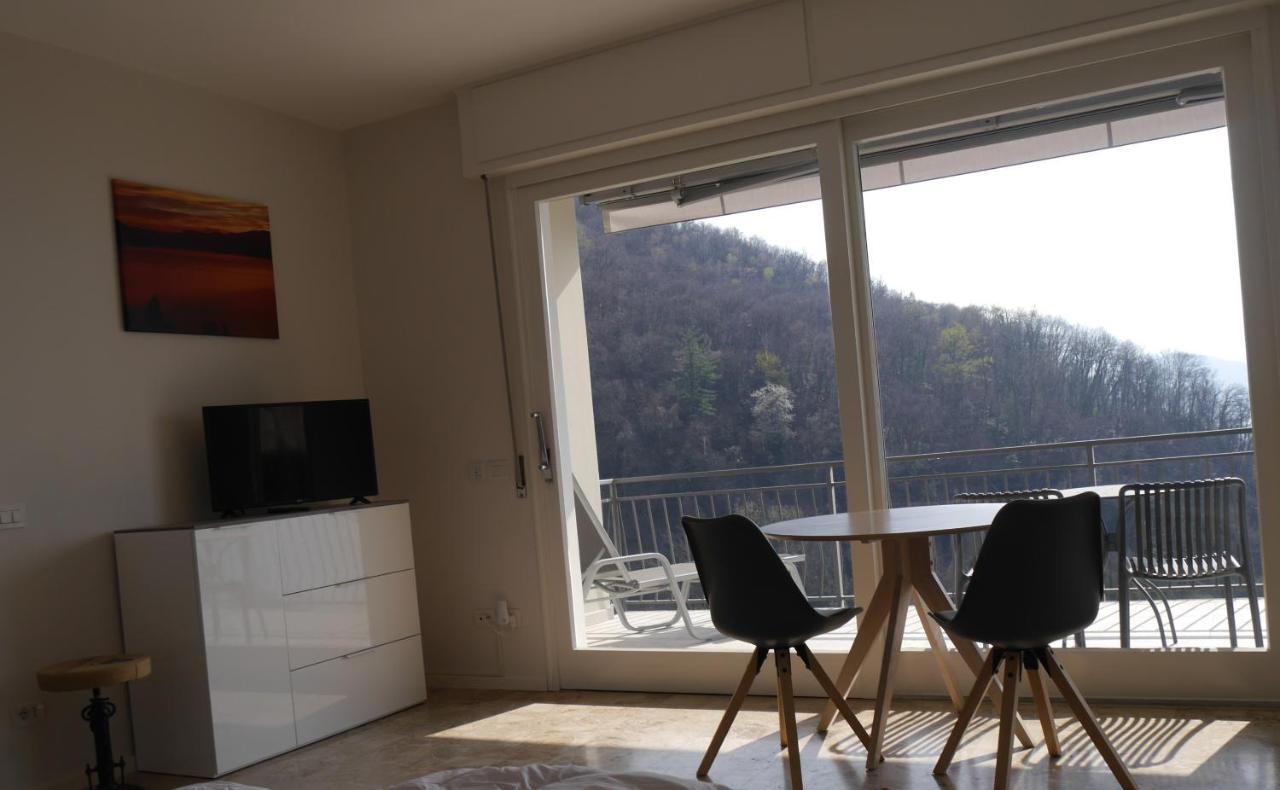 Casa Colmegna Mit Traumhaften See- Und Bergblick Luino Extérieur photo